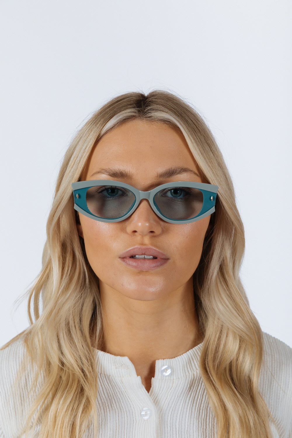Blue Oval Rectangular Vintage Sunglasses In Blue