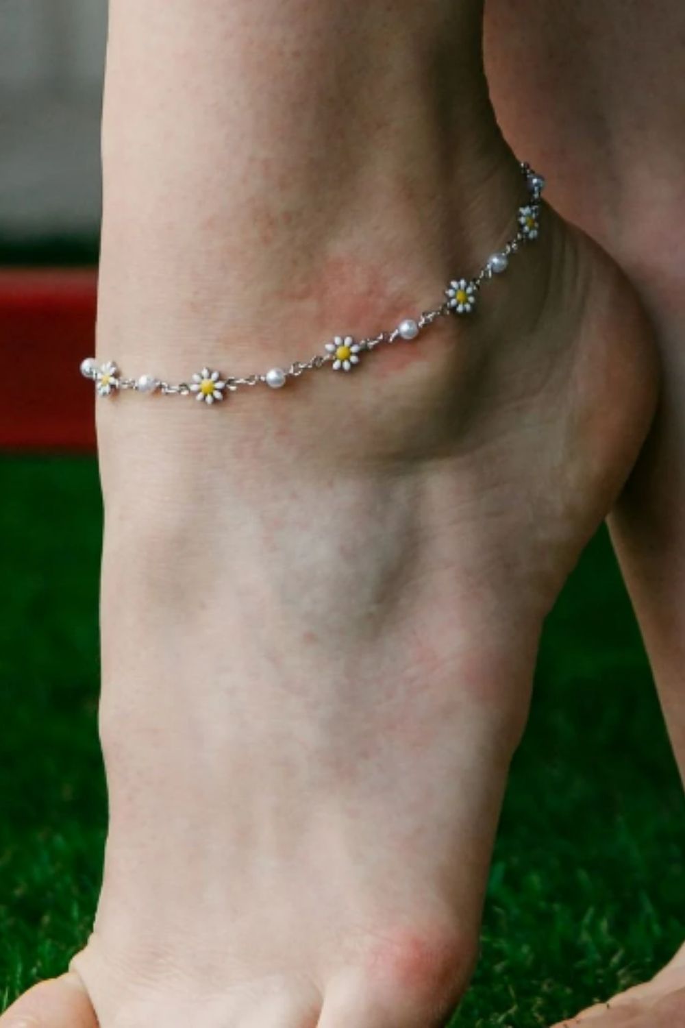 Silver The Colourful Aura Silver White Daisy Pearl Floral Summer Indie Boho Flower Adjustable Anklet, Image 2 of 2