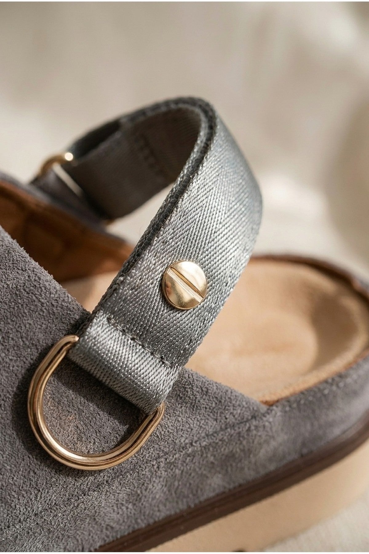Grey iKrush Grey Tara Womens Suede Convertible Slingback Clogs, Image 3 of 4