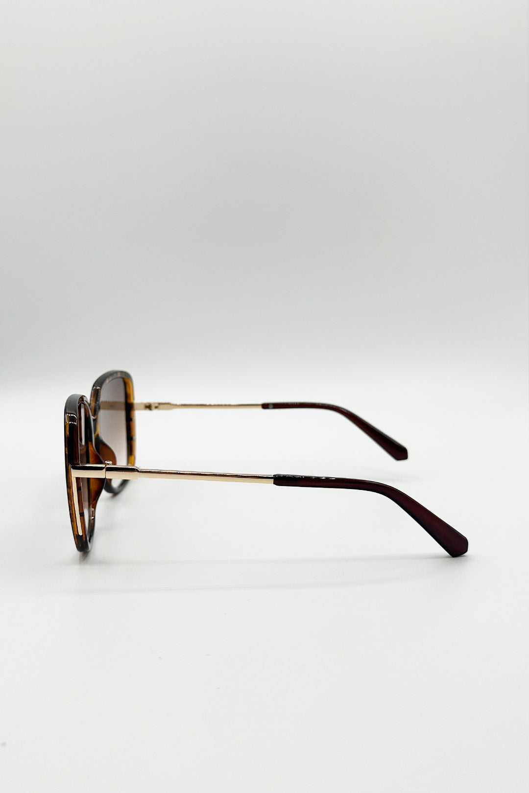 Brown Oversized Square Sunglasses In Tortoiseshell, Image 4 of 4