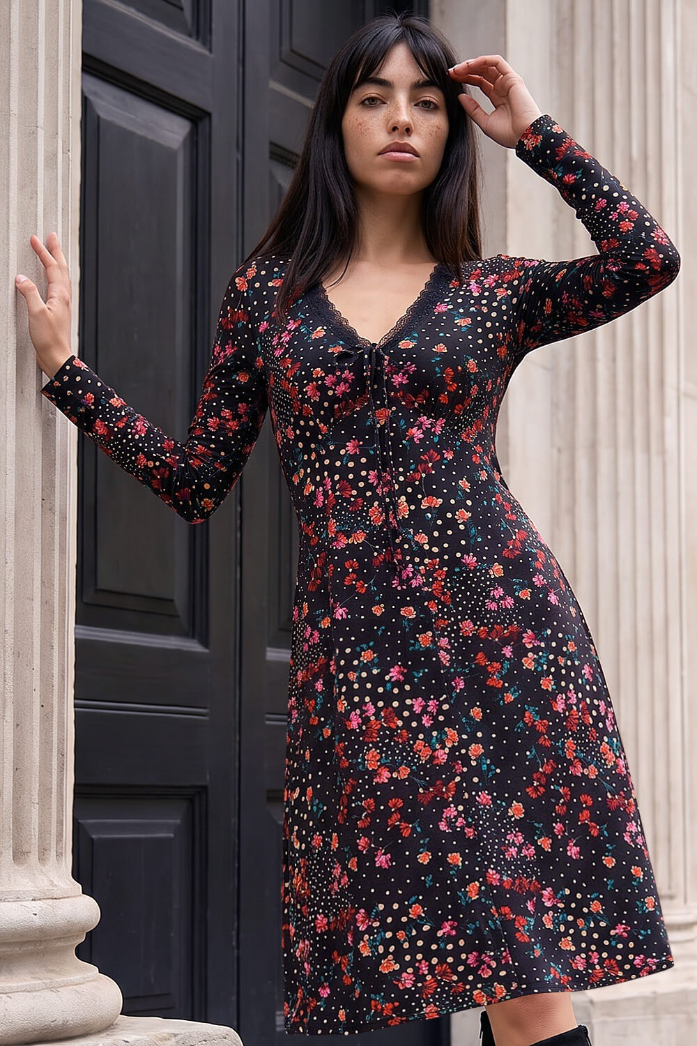 Roman Petite Women's Black Floral Lace Dress Size 8