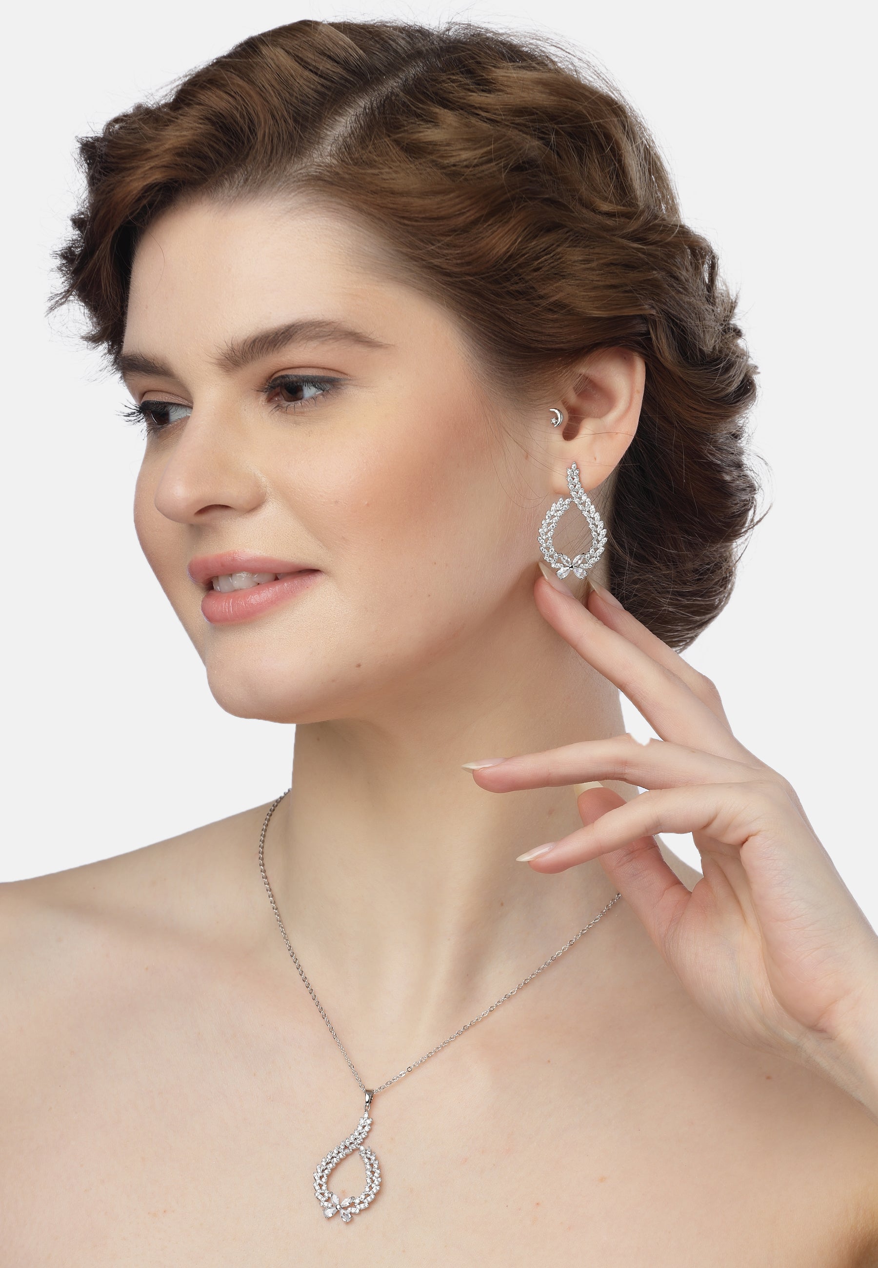 Silver Ethereal Bow-shaped Earrings and Necklace set, Image 6 of 7