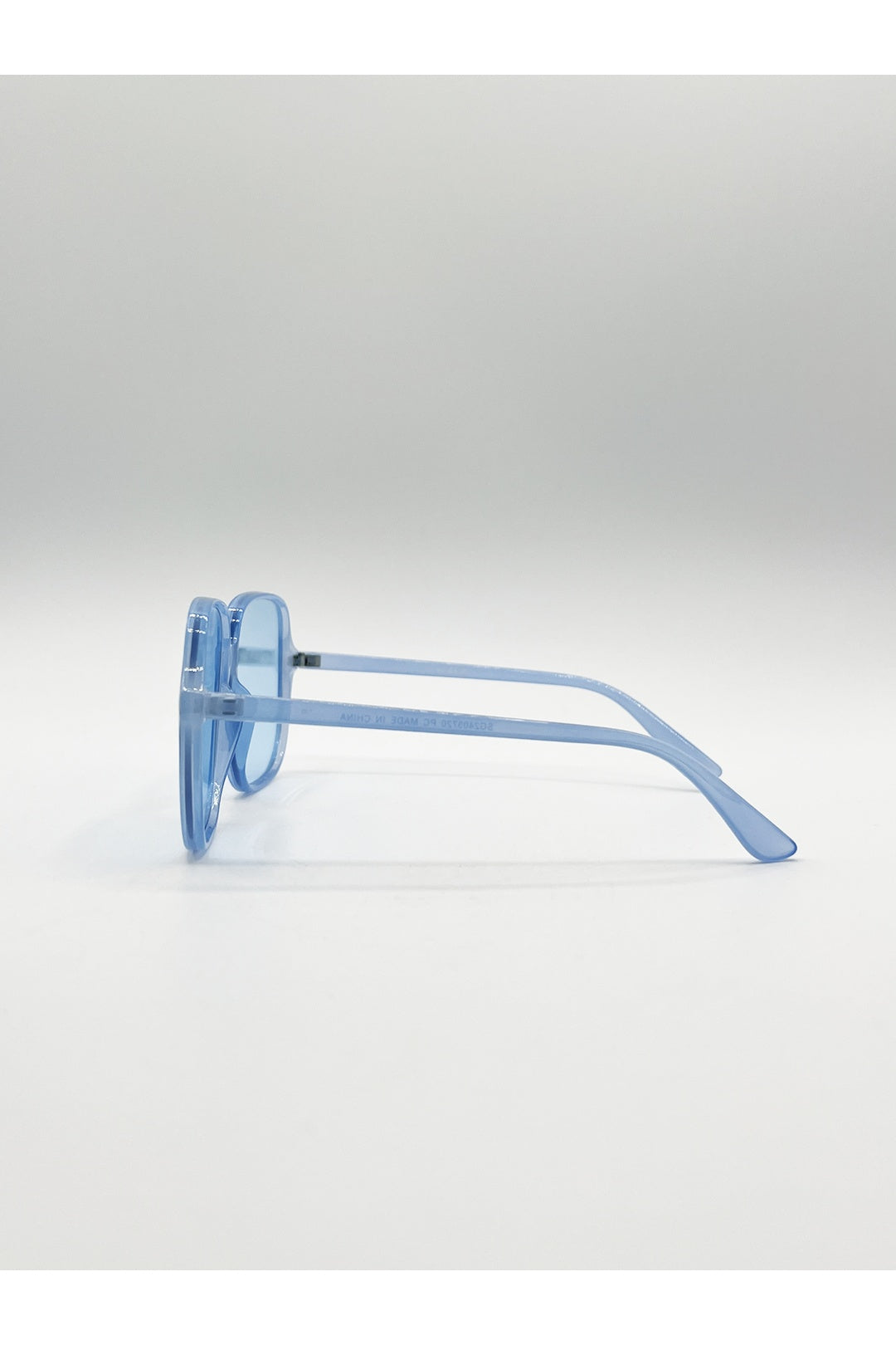 Blue Oversized Lightweight Square Frame Sunglasses in Blue, Image 3 of 6
