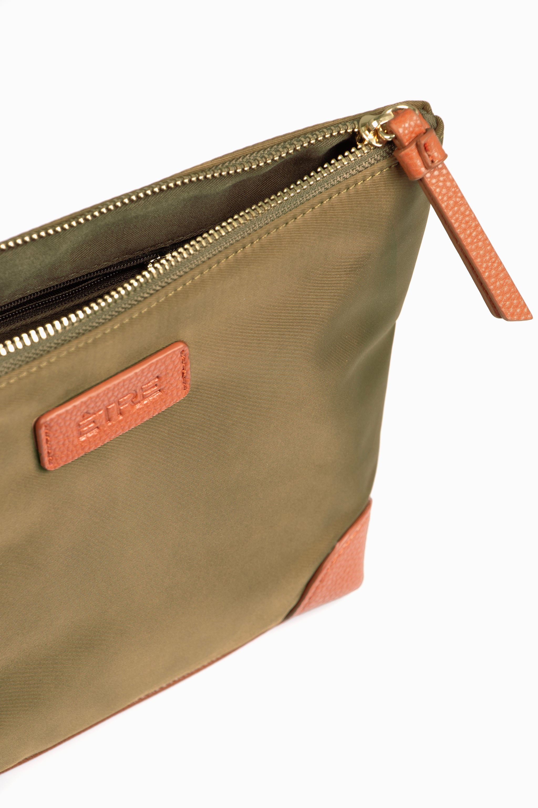 Khaki Etre Khaki Plain Medium Wash Bag, Image 2 of 2