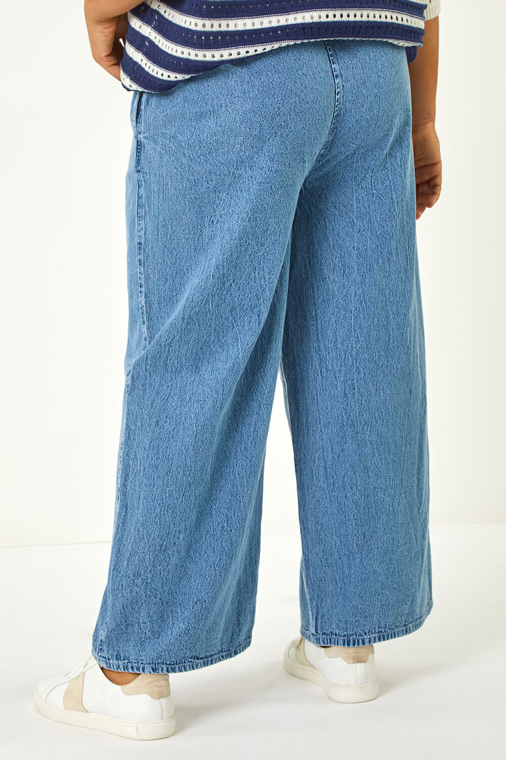 Light Blue Curve Tie Waist Denim Wide Leg Trouser, Image 4 of 5