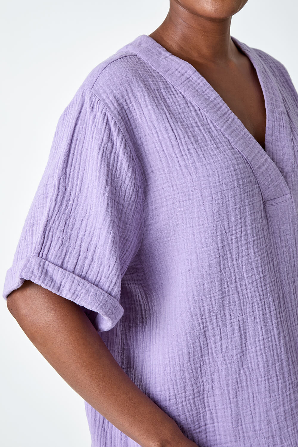 Lilac Textured Cotton Relaxed V-Neck T-Shirt, Image 5 of 6