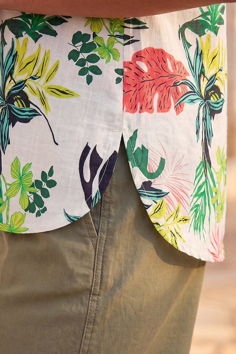 Green Leaf Print Pleat V-Neck Vest Top , Image 5 of 4