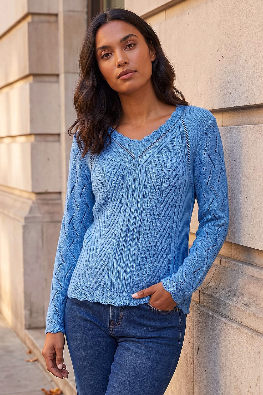 Roman Women's Blue Scallop V-Neck Knit Jumper Size 20