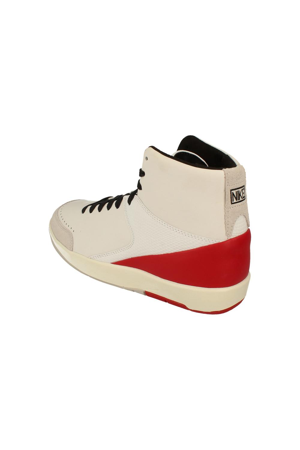 White Air Jordan 2 Retro SE Trainers, Image 2 of 5