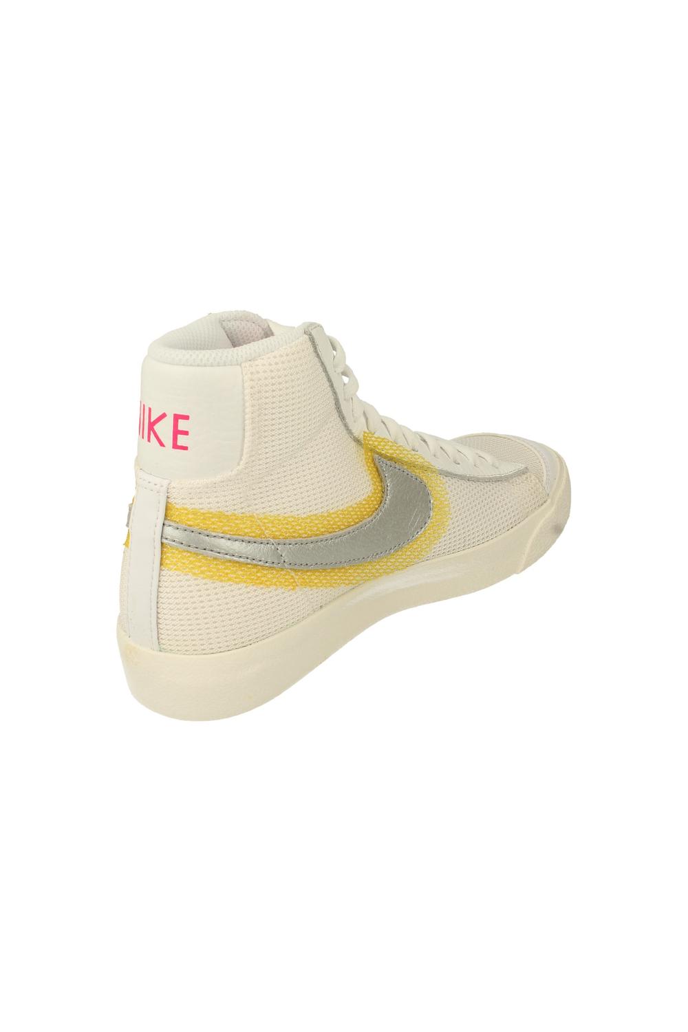 White Nike Blazer Mid VNTG 77 Womens Trainers, Image 4 of 6