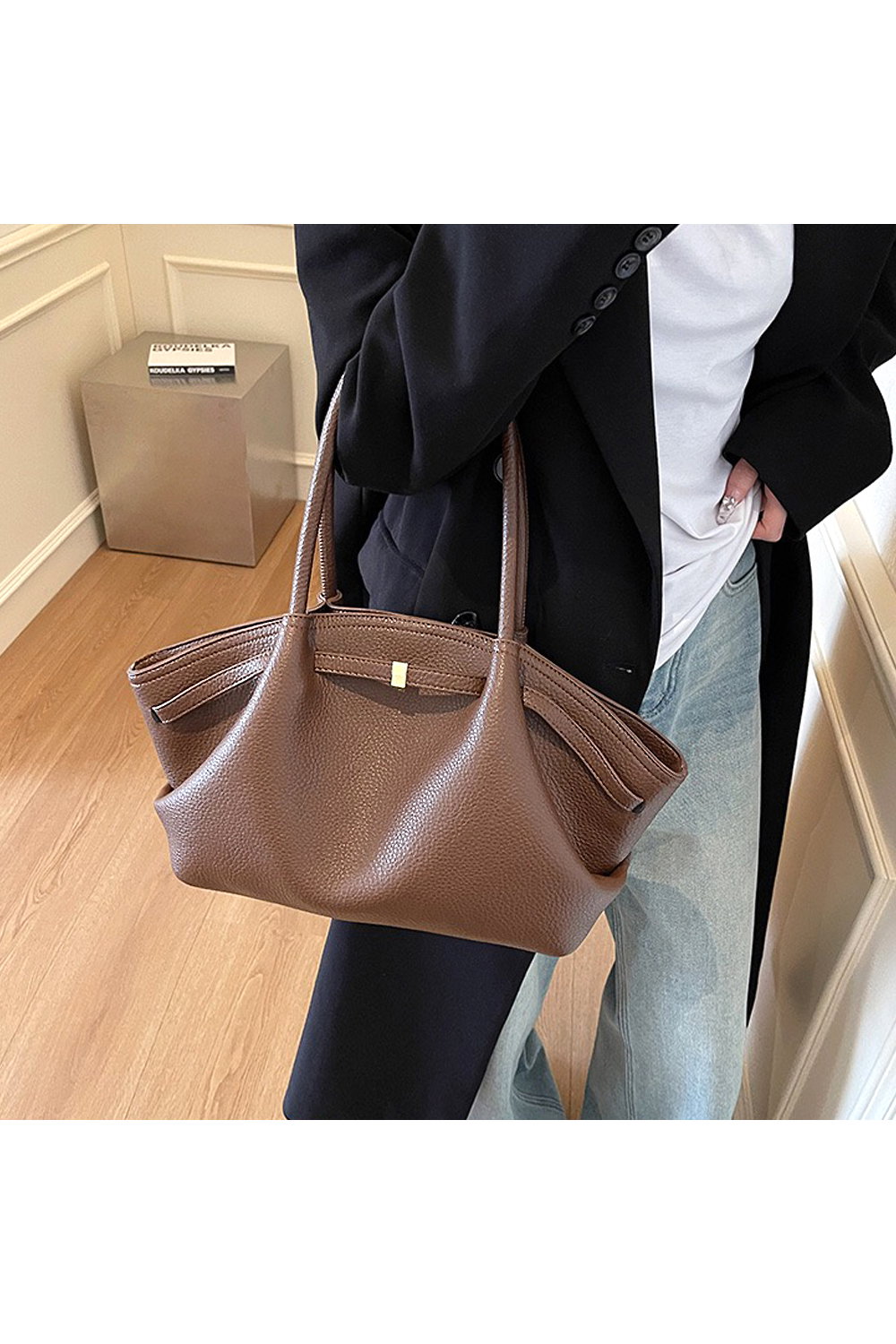 Black 'Sophia' Women's Large Shoulder Tote Bag