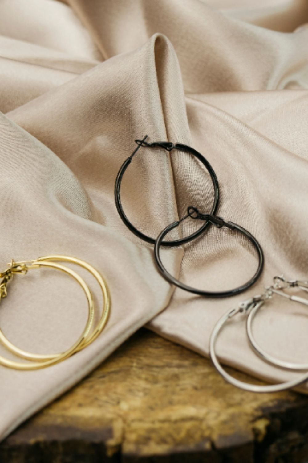 Gold 40MM Pipe Threader Hoop Earrings, Image 3 of 3