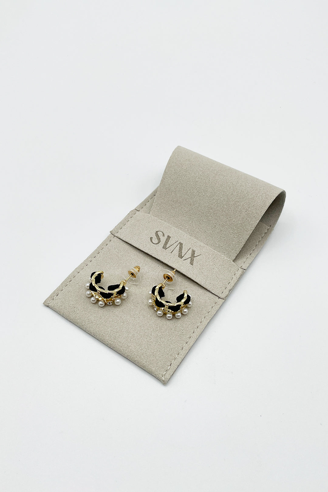 Gold Pearl & Noir Chain Double Hoop Earrings, Image 3 of 4