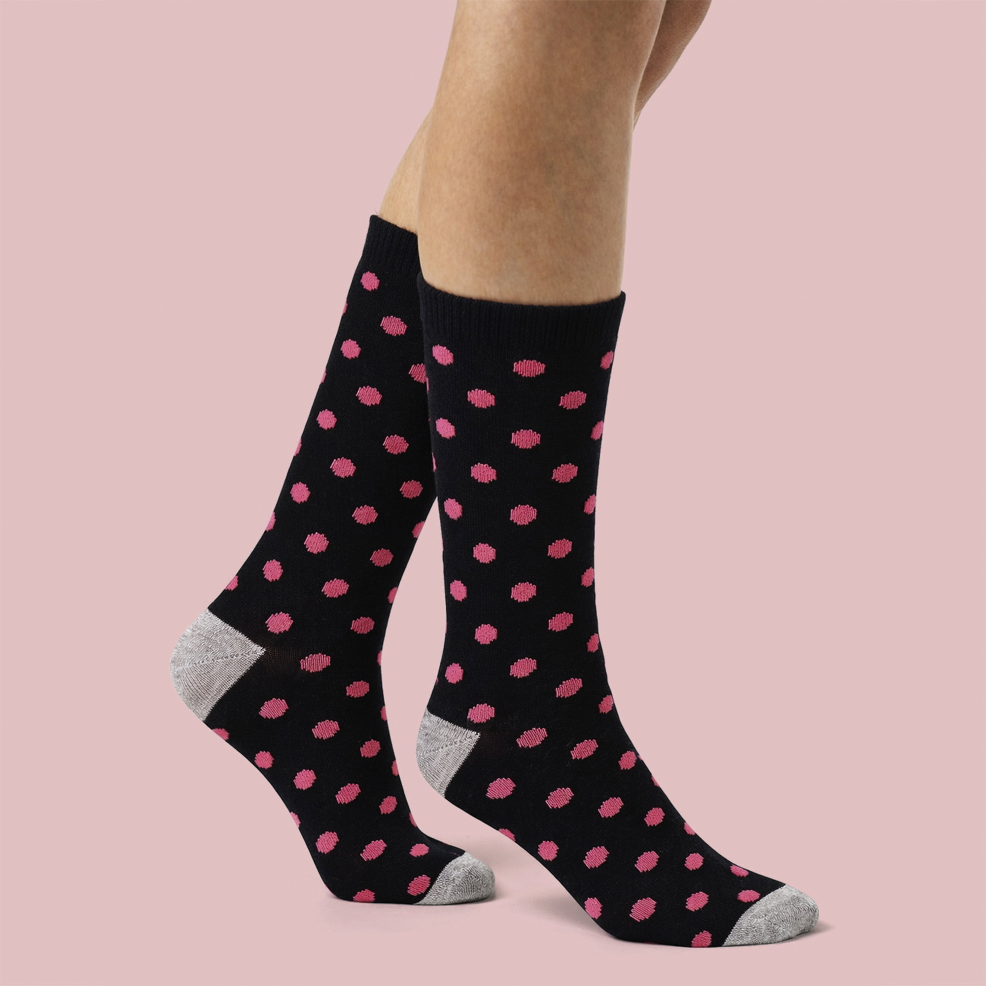 Pink 6 Pack Ladies Bamboo Socks Soft Breathable Patterned Everyday Socks, Image 3 of 3