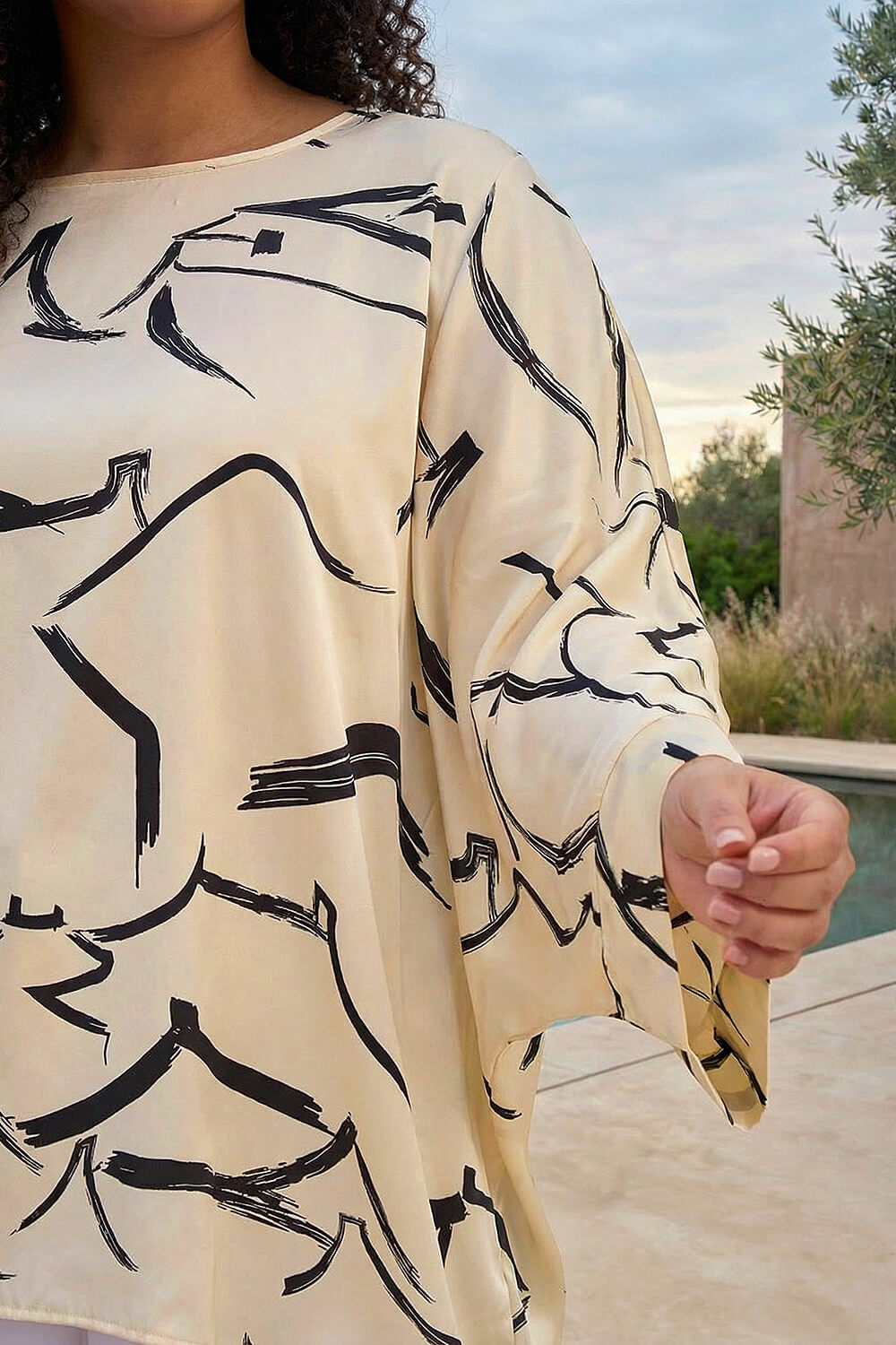 Ivory Curve Mono Print Longline Top, Image 5 of 4
