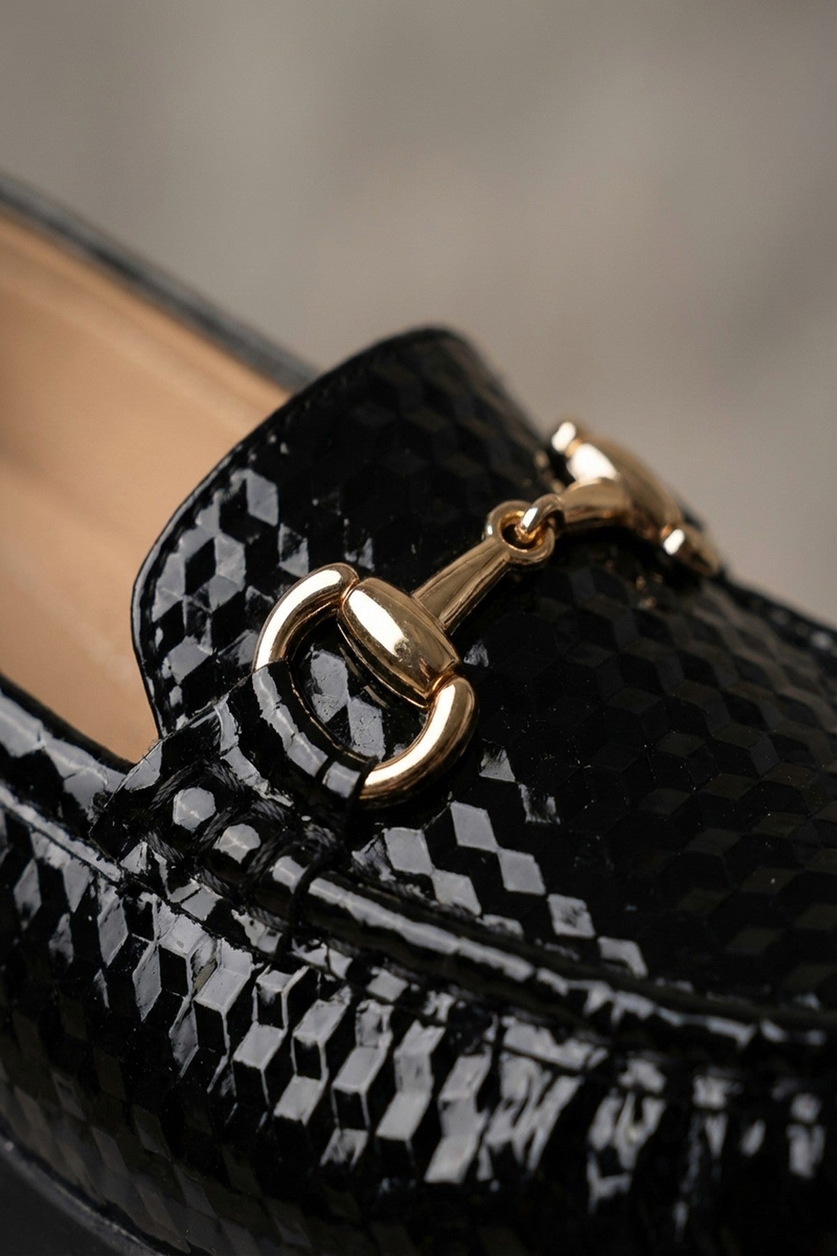 Black Chloe Womens Patent Horsebit Platform Loafers, Image 7 of 8