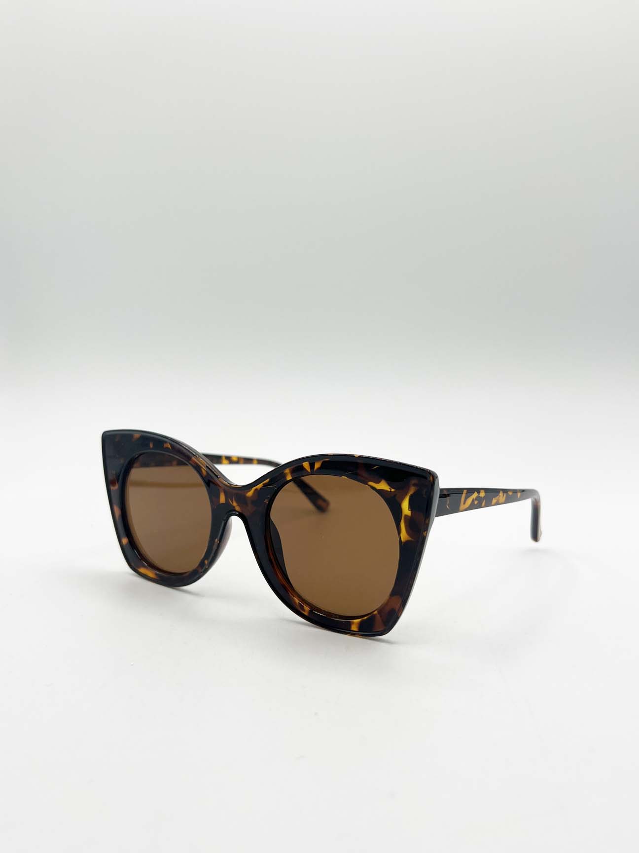 Brown Oversized Round Cat-Eye Sunglasses, Image 3 of 6