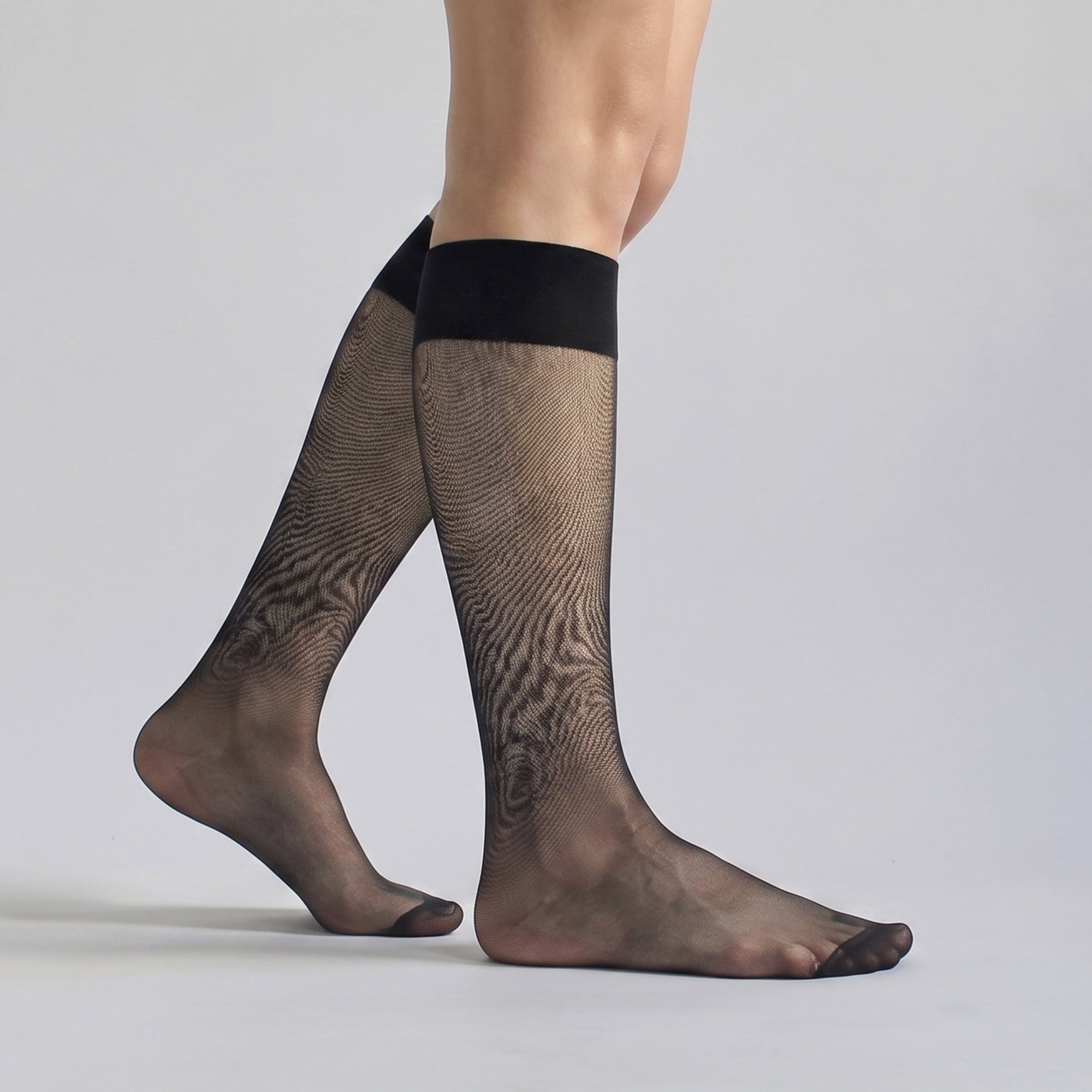 Black 5 Pack Ladies Knee High Pop Socks 15 Denier Lightweight Sheer Socks, Image 3 of 3