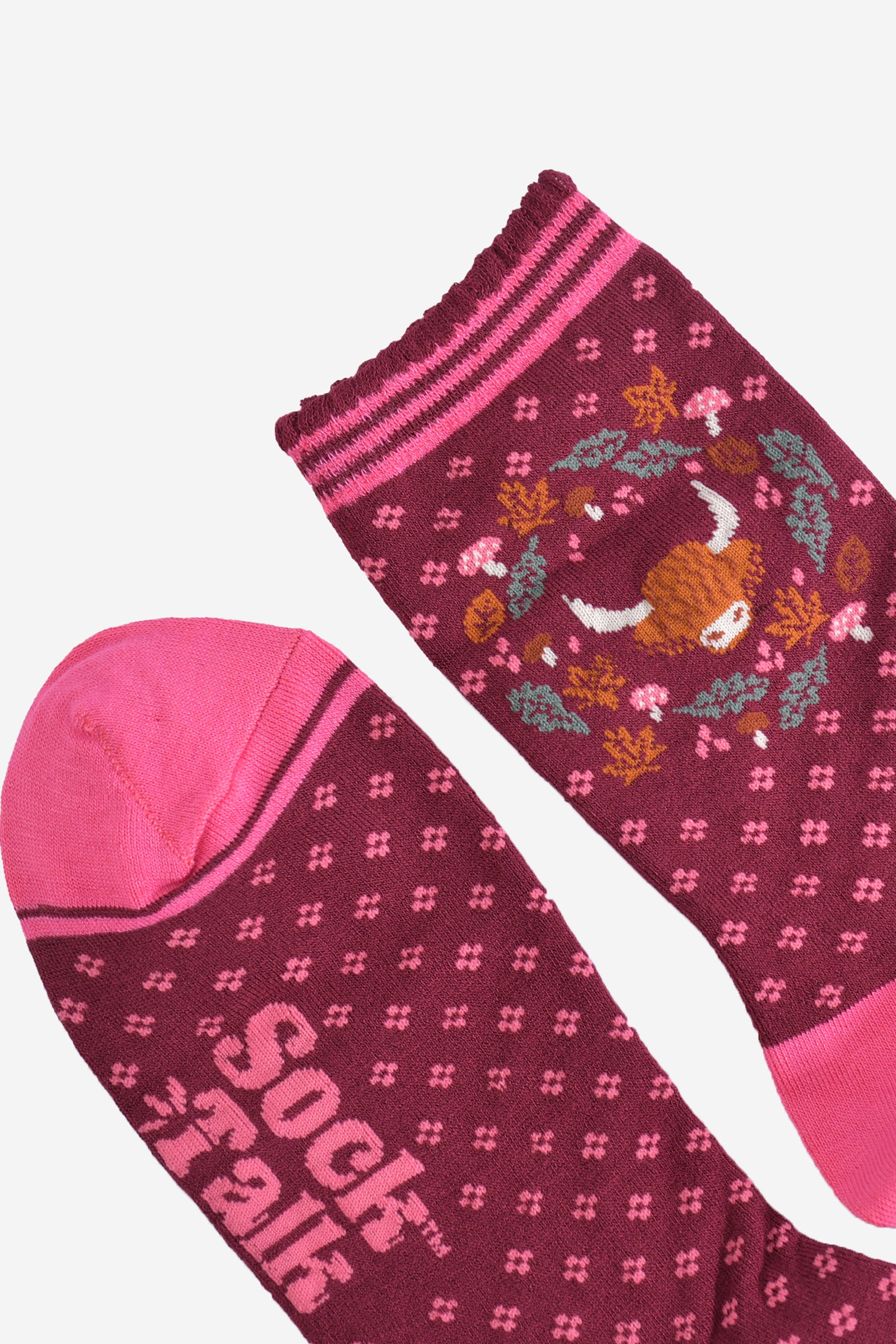 Pink Highland Cow Autumn Wreath Bamboo Socks, Image 4 of 5