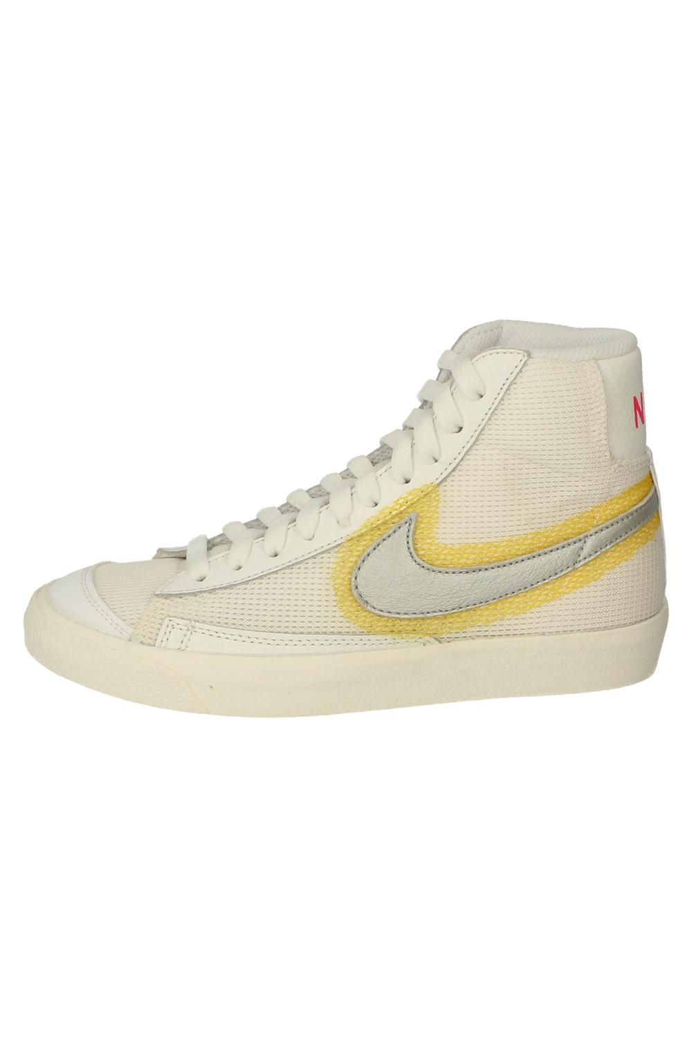 White Nike Blazer Mid VNTG 77 Womens Trainers, Image 1 of 6