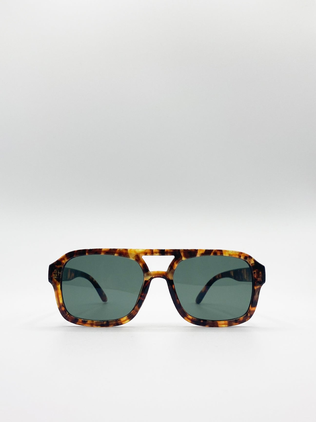 Brown 70's Navigator Sunglasses In Tortoiseshell, Image 2 of 5