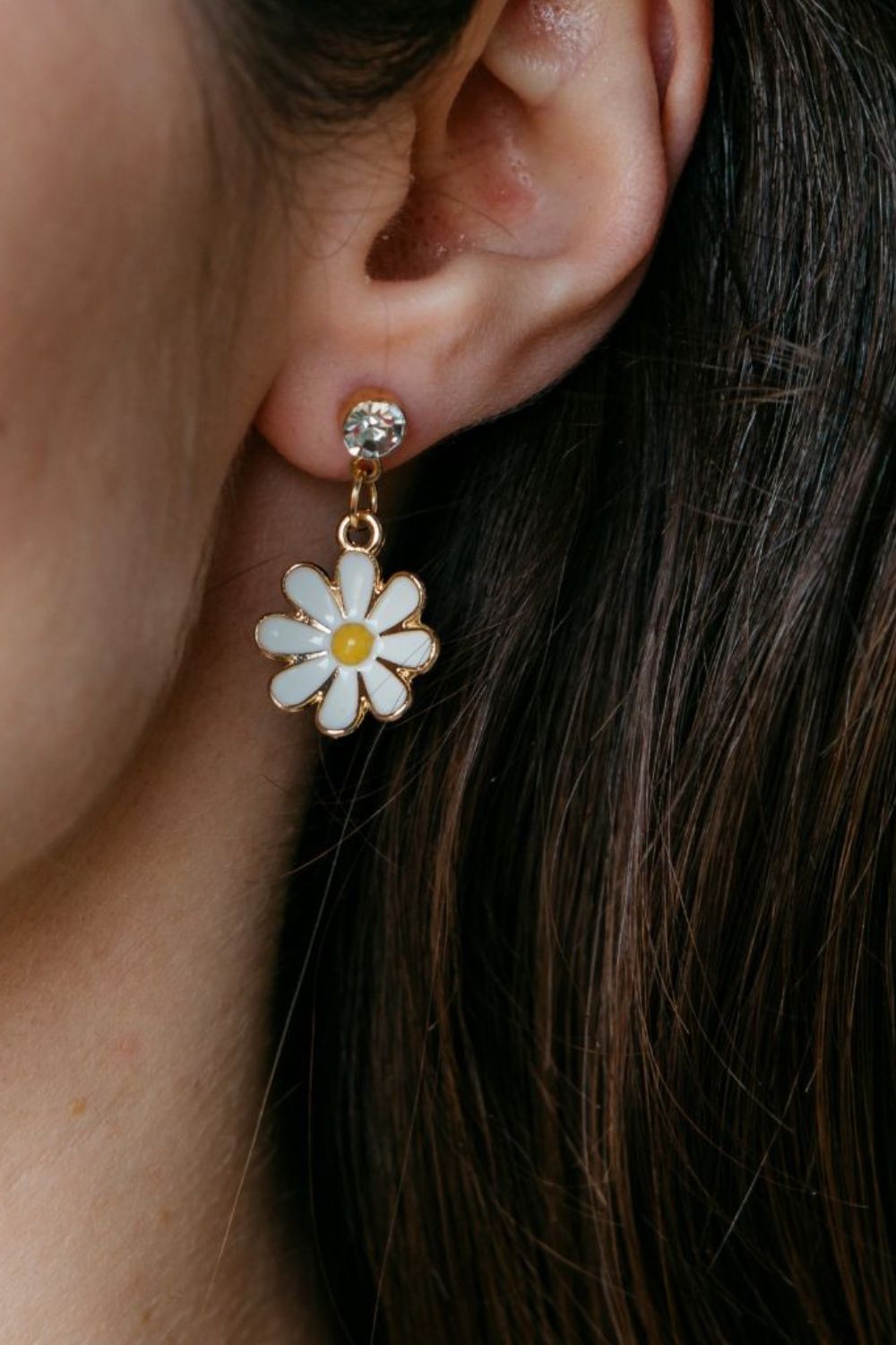White Daisy Zircon Dangle Stud Earrings, Image 1 of 3