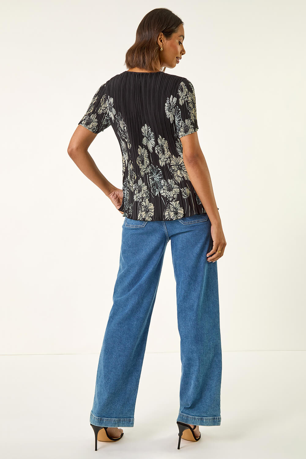 Black Floral Print Pleated Short Sleeve Top, Image 4 of 5