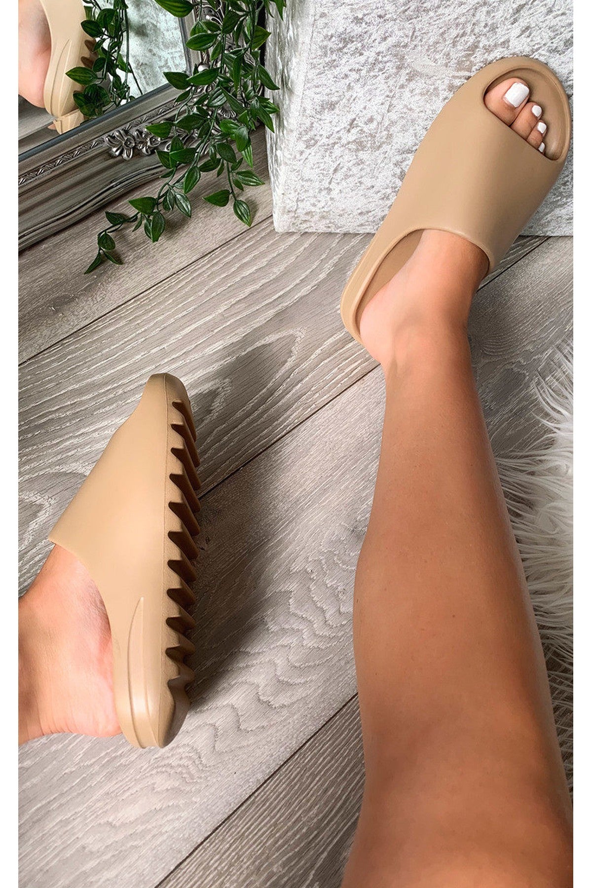 Mocha iKrush Mocha Lou Slip On Sandals, Image 3 of 8