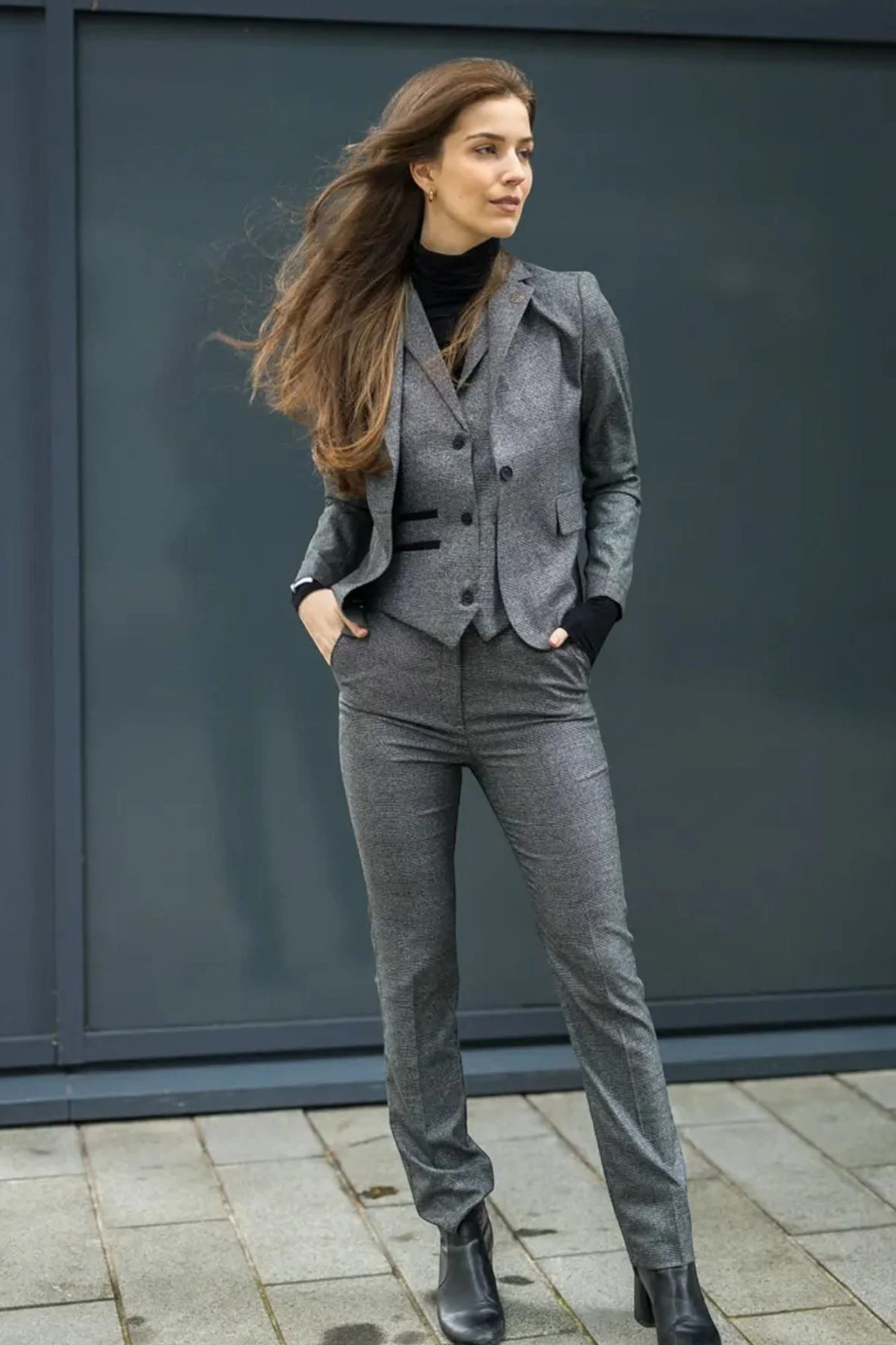 Grey Grey 3-Piece Prince of Wales Check Suit, Image 8 of 8