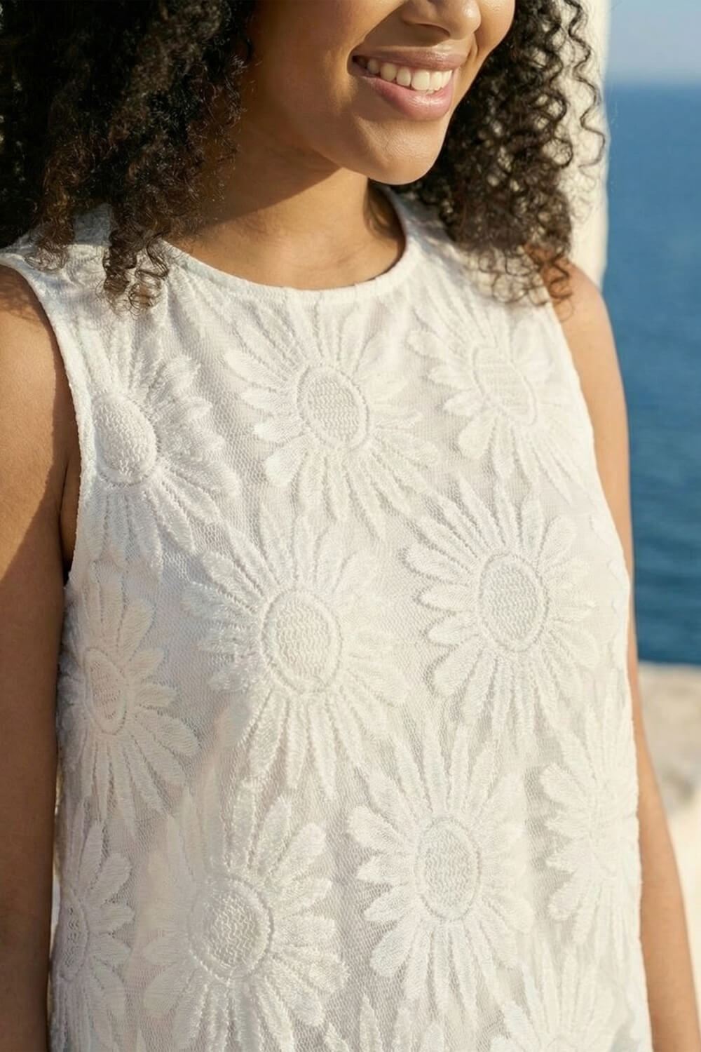 Ivory Curve Sunflower Lace Texture Vest, Image 5 of 4