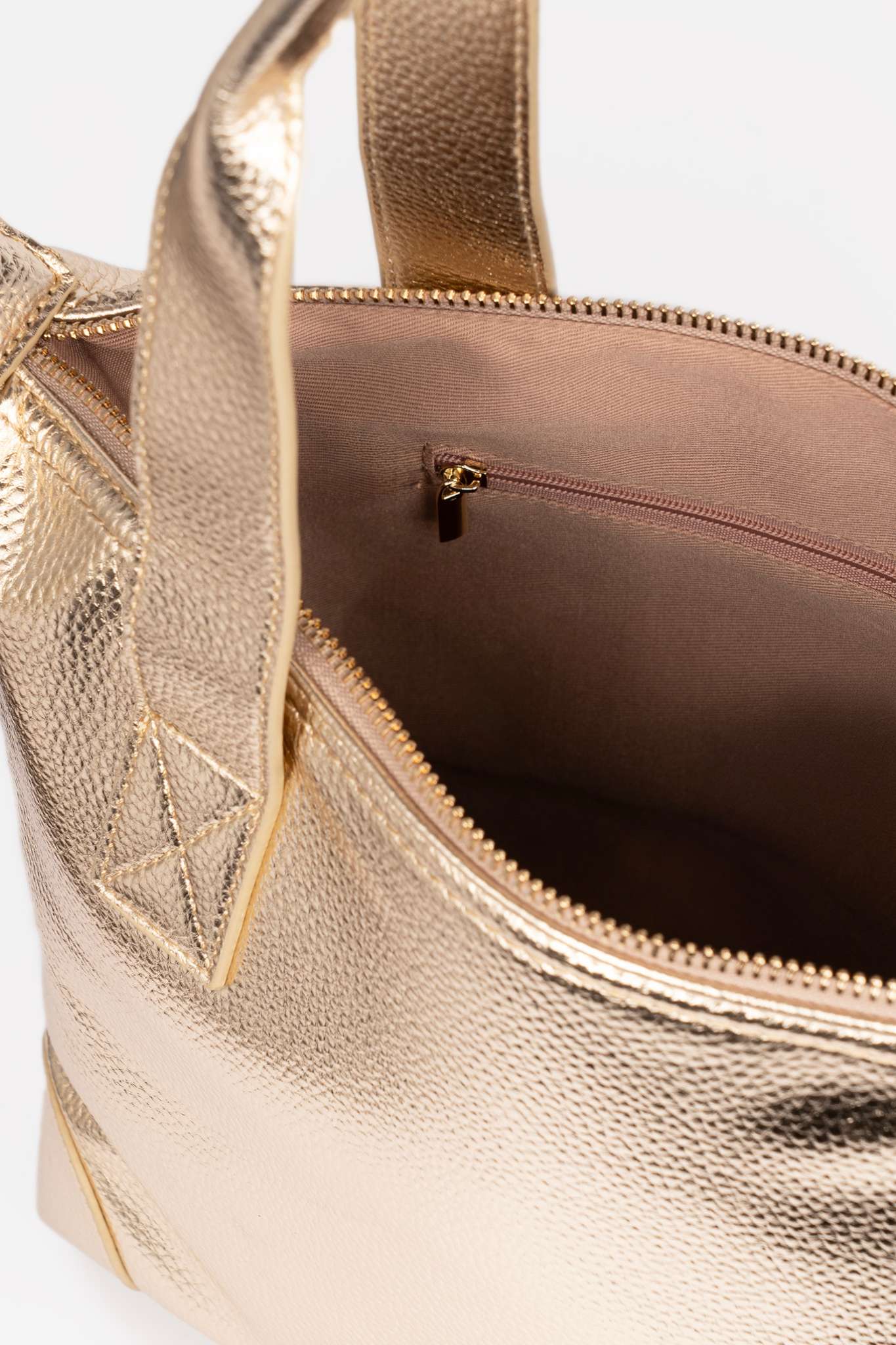 Gold Etre Gold Medium Metallic Faux Leather Tote Bag, Image 4 of 5