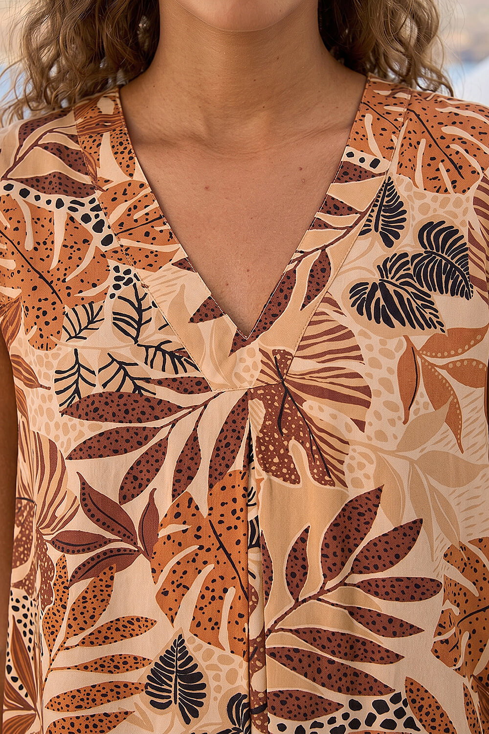 Mocha Leaf V-neck Vest Top, Image 5 of 4