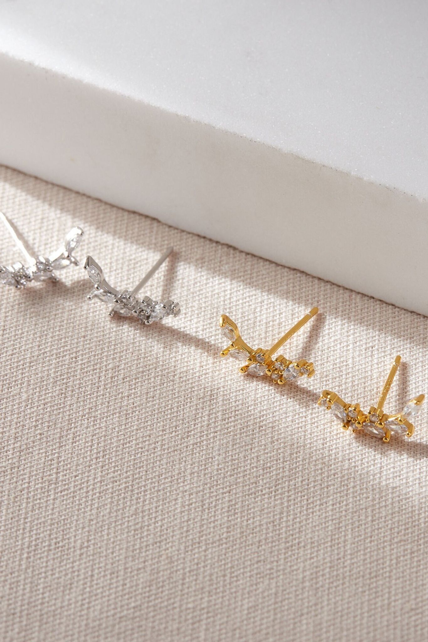 Silver Mia Gioielli Silver Sterling Silver CZ Leaf Studs, Image 1 of 3