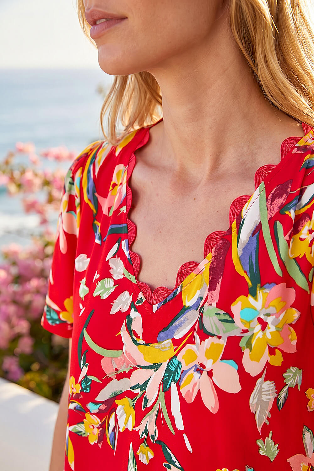 Red Floral Print Scallop Detail Top, Image 5 of 4