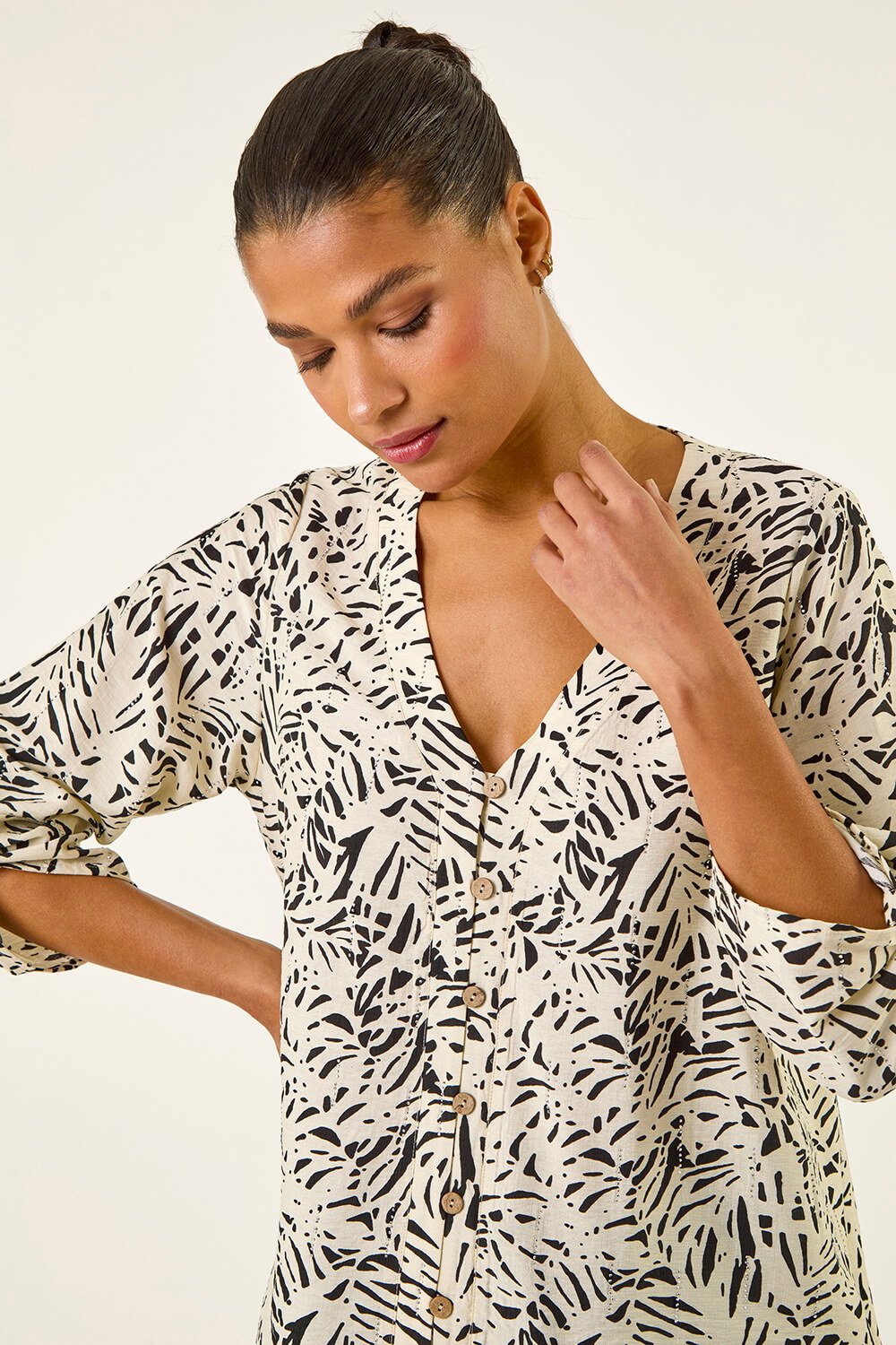 Roman Women's Ivory Abstract Print Embellished Button Blouse Size 14