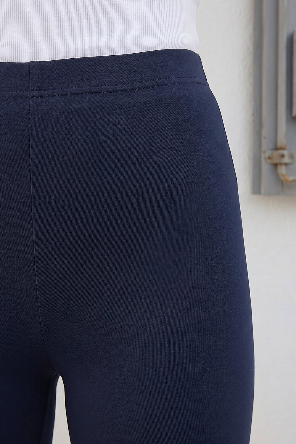 Navy Elastic Waist Stretch Cropped Leggings , Image 5 of 4