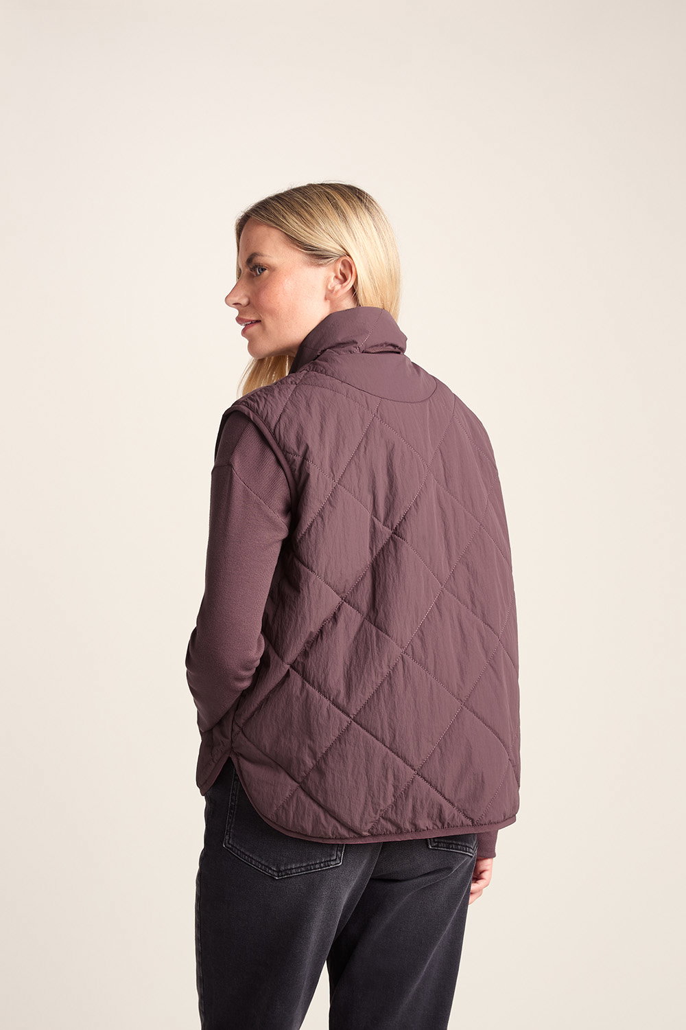 Mauve Juni Relaxed Fit Shower Resistant Gilet, Image 2 of 6
