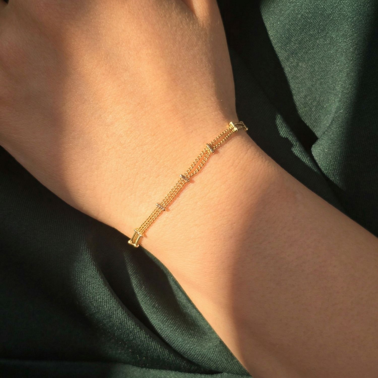 Gold 18ct Gold Plated Bar Curb Chain Bracelet, Image 2 of 3
