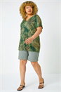 Khaki Curve Elastic Waist Turn Hem Stretch Shorts, Image 2 of 5