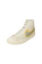 White Nike Blazer Mid VNTG 77 Womens Trainers, Image 2 of 6